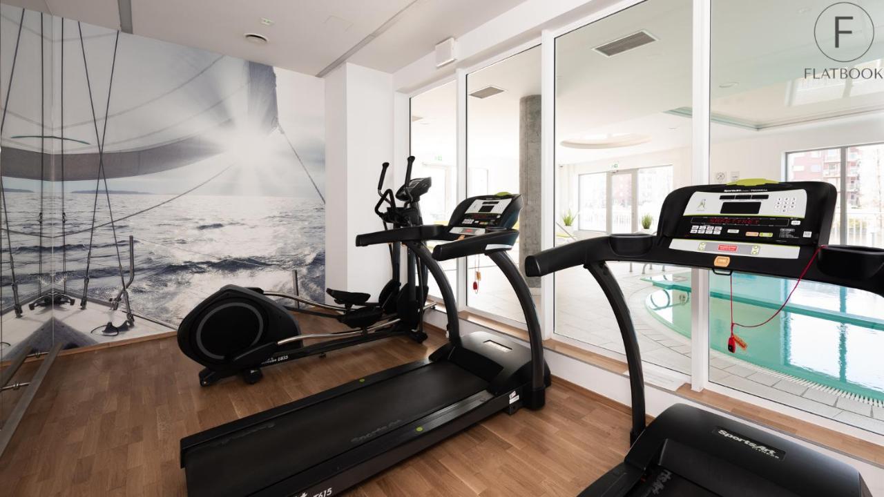 Flatbook Apartments Waterlane Island Spa With Riverview Danzica Esterno foto
