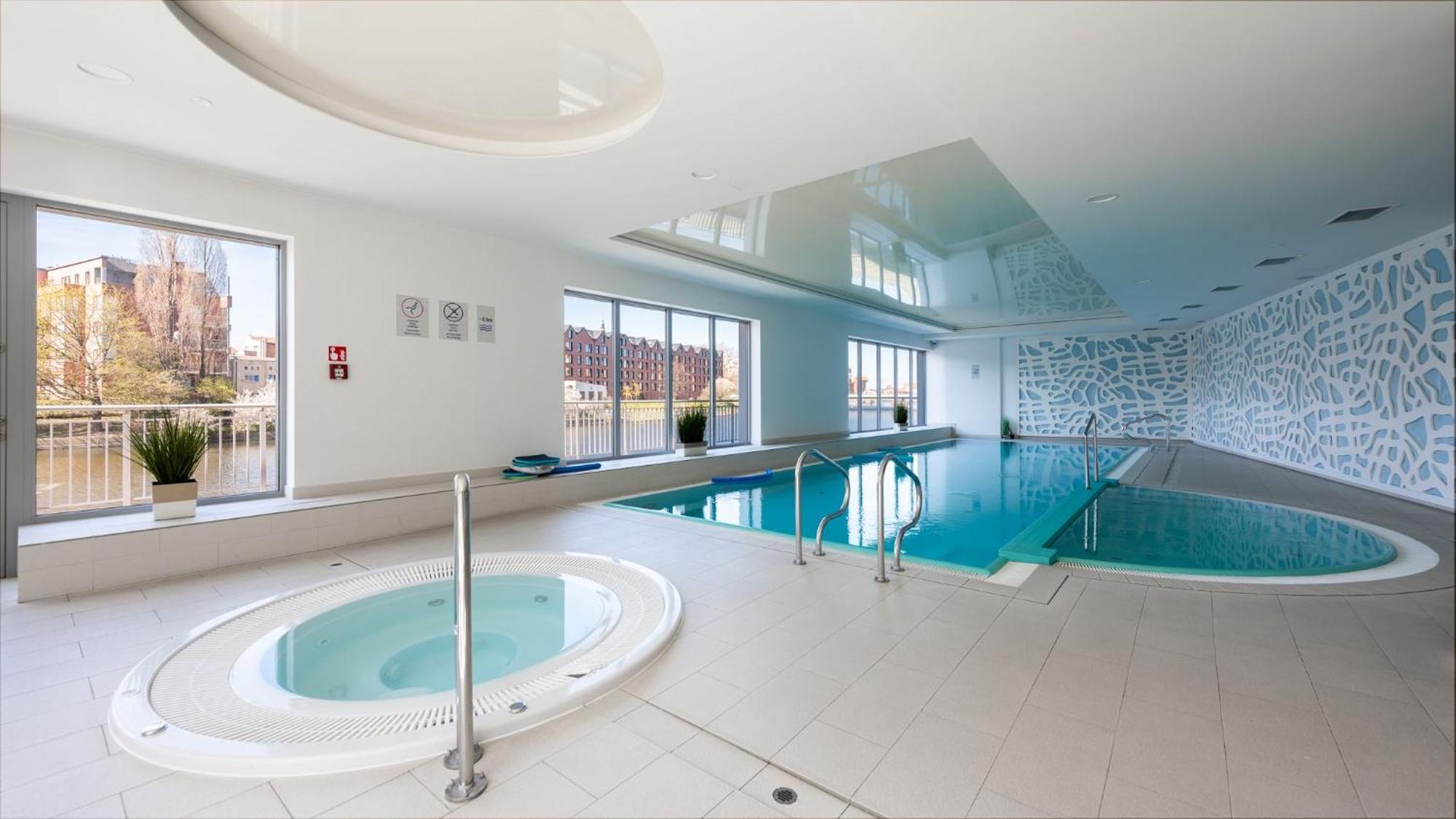 Flatbook Apartments Waterlane Island Spa With Riverview Danzica Esterno foto